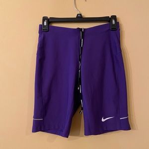 Nike bickers shorts